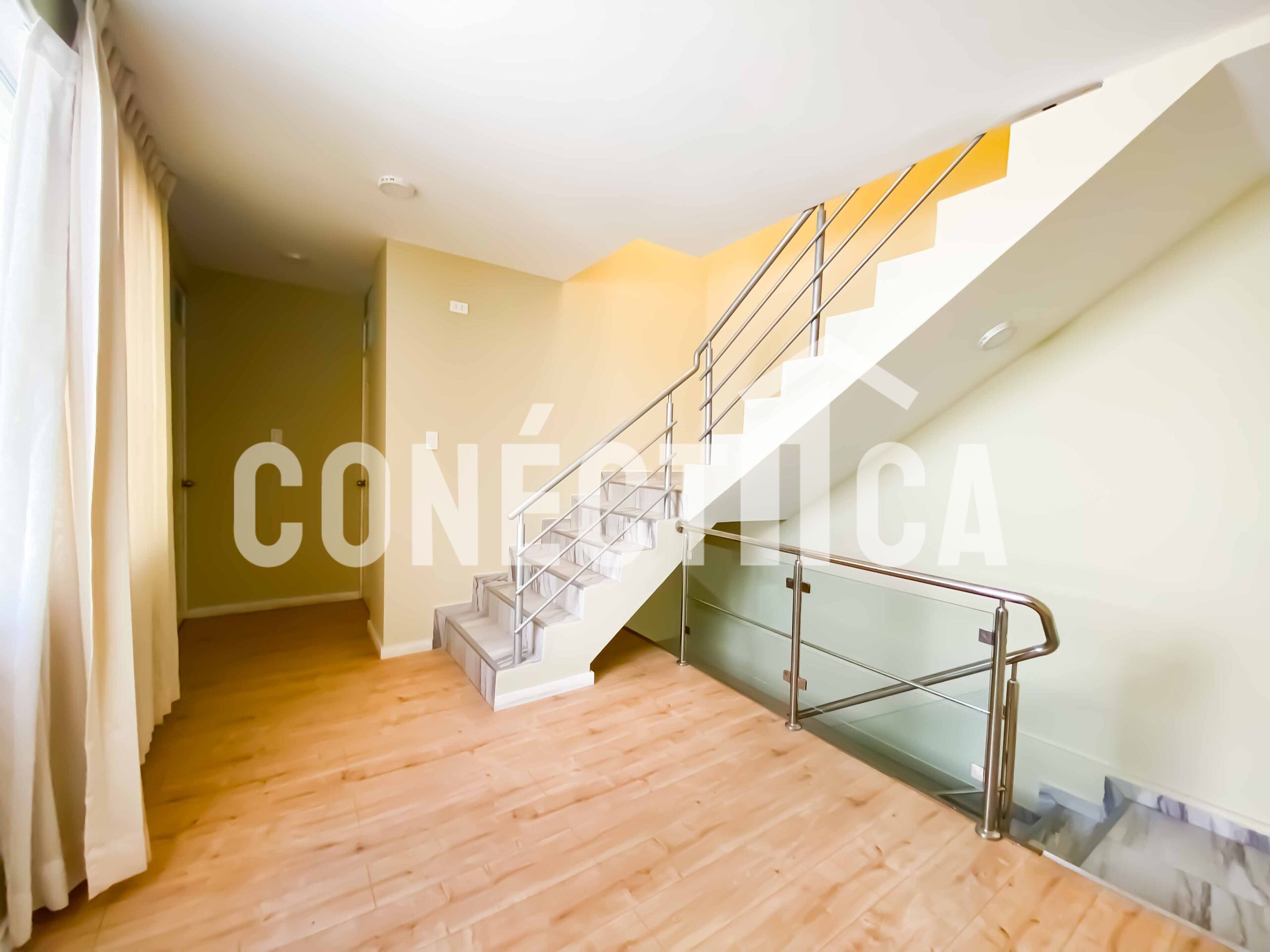 Venta de Casa de 3 Pisos en Residencial Sol de Pocollay (Tacna) - Imagen 7