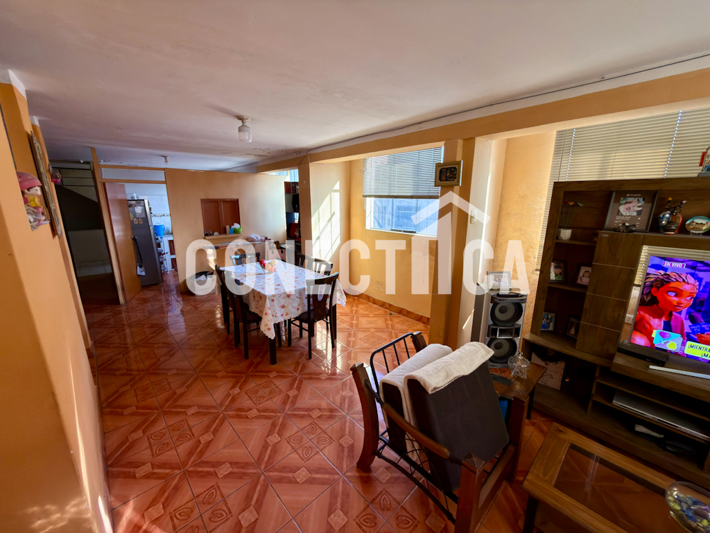 SE VENDE CASA 02 PISOS EN ESQUINA EN CALLE MANUEL UBALDE CON ANCASH, MCAL NIETO, MOQUEGUA 🏠✨📍 - Imagen 4