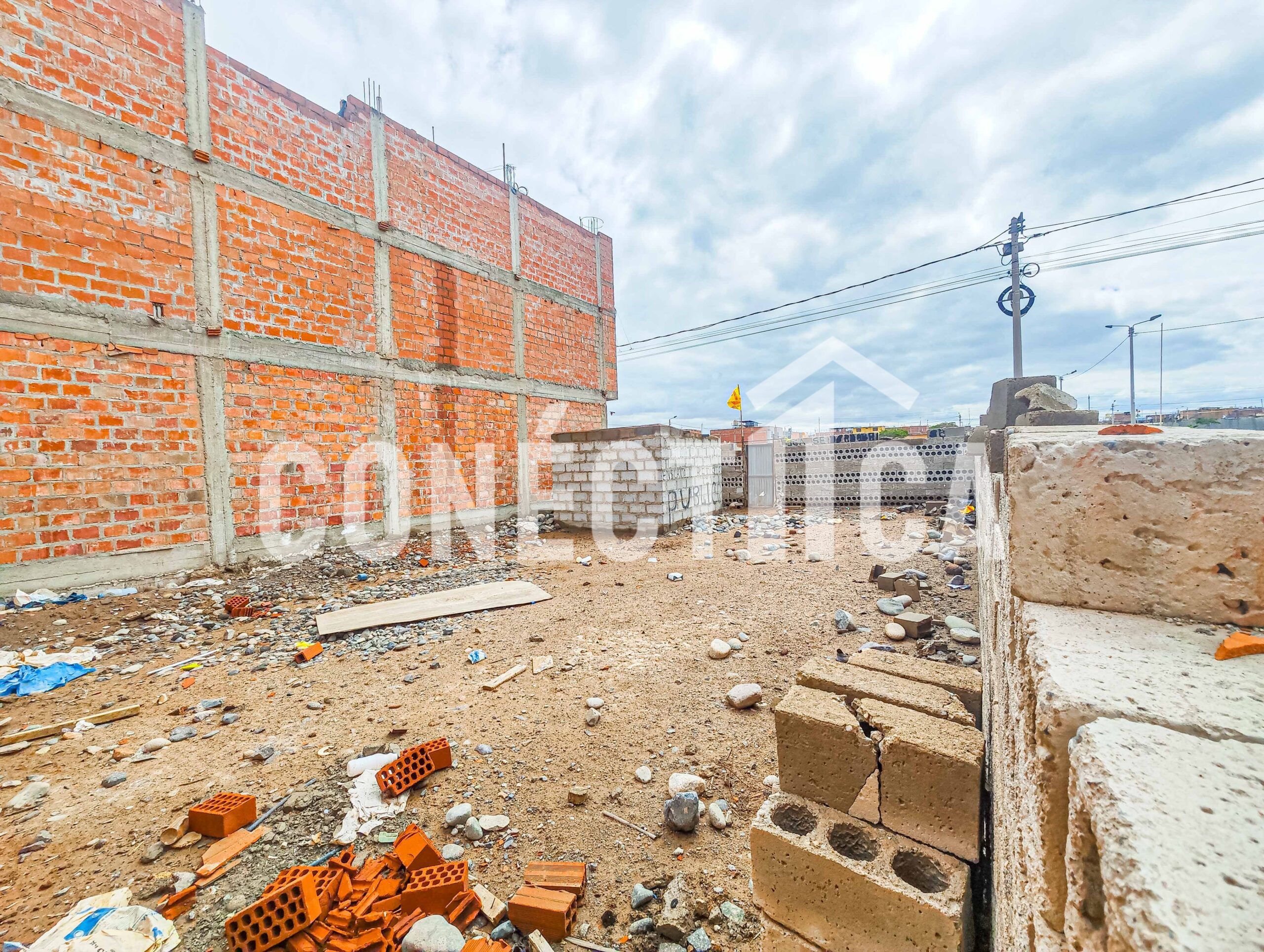 VENTA DE TERRENO (ESQUINA) EN VILLA LA CANTUTA - TACNA - Imagen 4