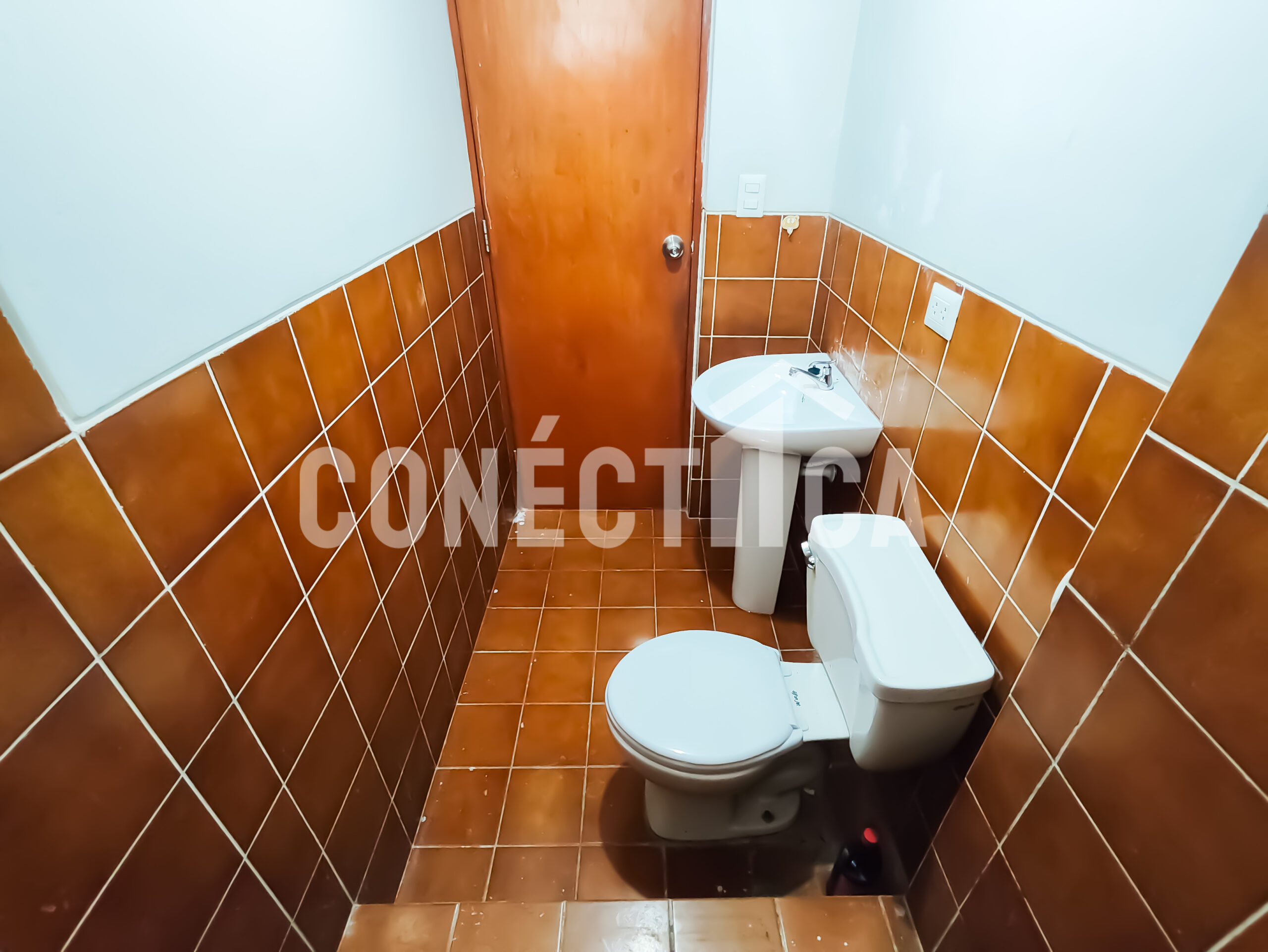 VENTA DE DEPARTAMENTO EN ALFONSO UGARTE (GREG. ALBARRACÍN) TACNA - Imagen 7